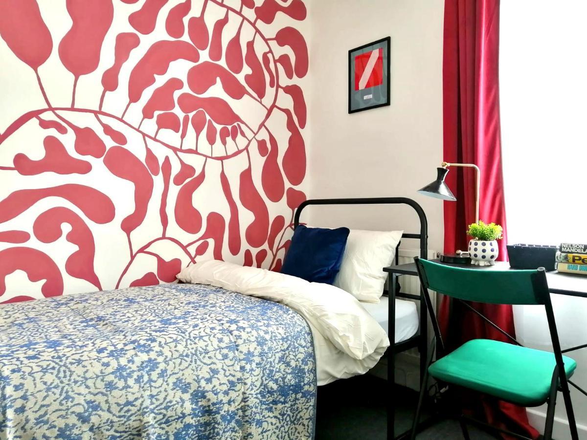 Granville 5br Townhouse - Ideal For Groups, Families Or Contractors By Suitely